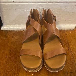 Kenzie tan platform sandals
